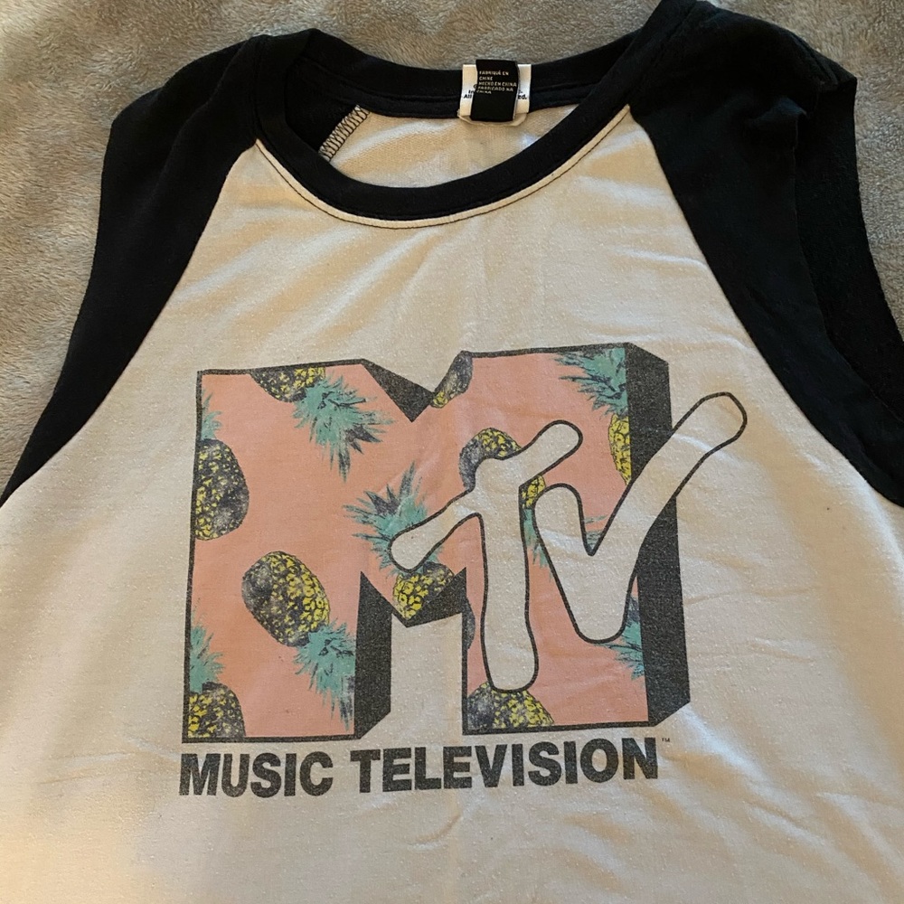 Sleeveless MTV tee